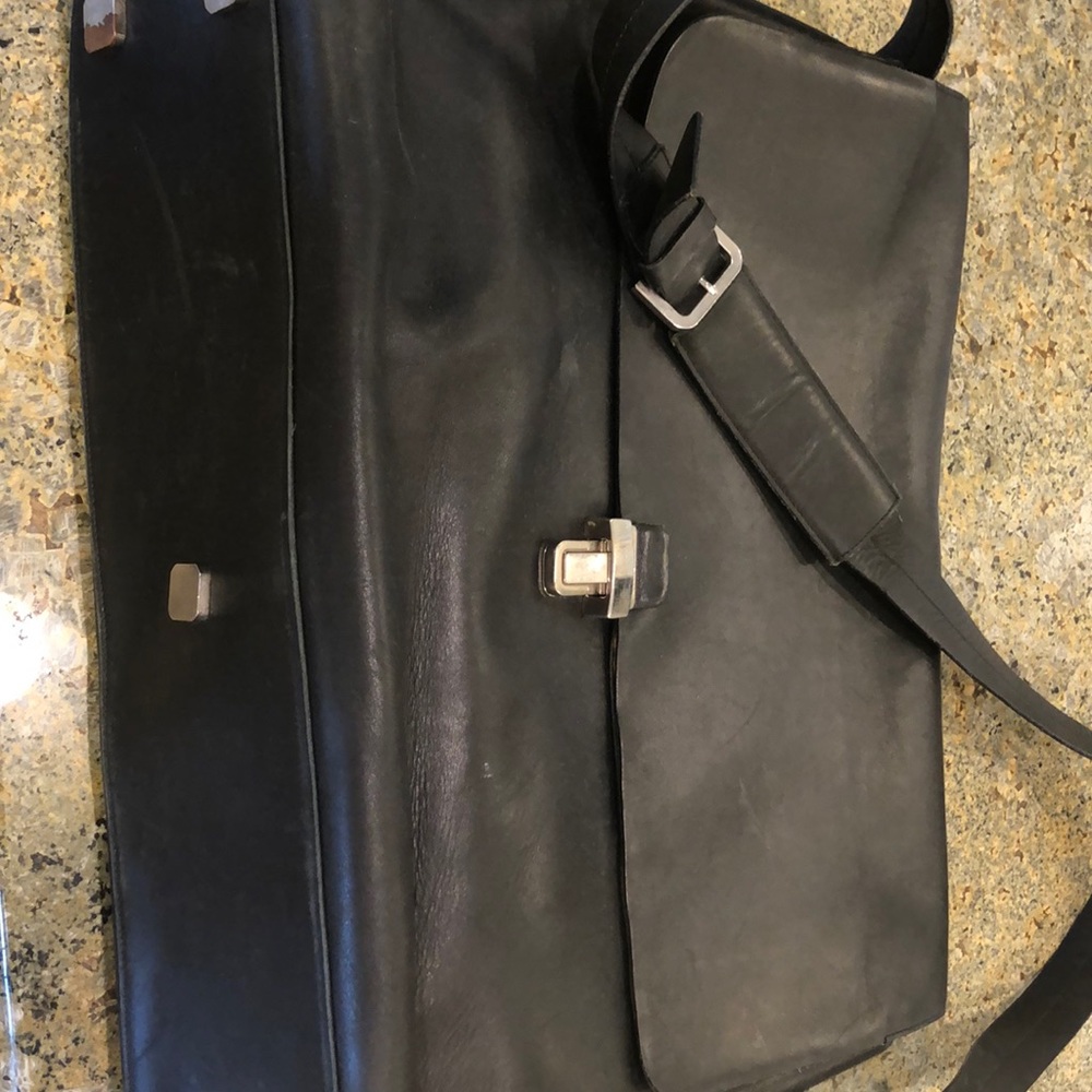 Bally Leather Messenger Bag Large